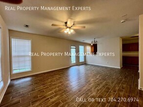 9615 Littleleaf Dr in Charlotte, NC - Building Photo - Building Photo