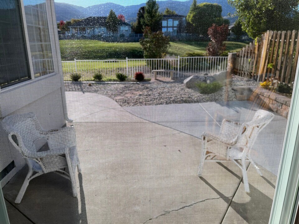 2472 Chardonnay Dr in Carson City, NV - Building Photo