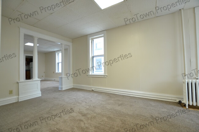 112 Nicholson St, Unit 2W in Joliet, IL - Foto de edificio - Building Photo