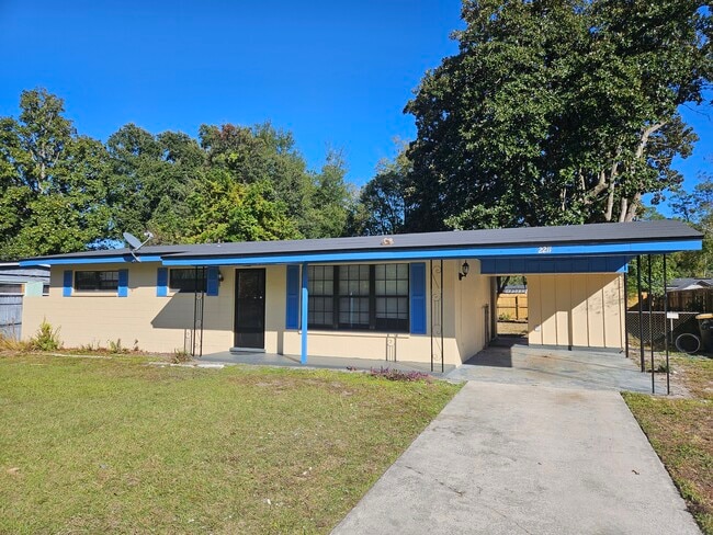 2211 Patou Dr W in Jacksonville, FL - Building Photo - Building Photo