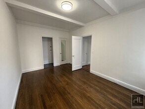 EAST 46 STREET in New York, NY - Building Photo - Building Photo