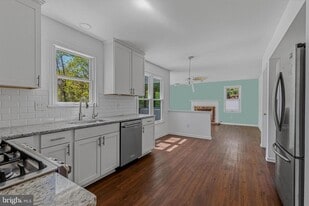 1646 Stowe Rd in Reston, VA - Building Photo