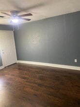 7405 Sterlingshire St in Houston, TX - Building Photo - Building Photo