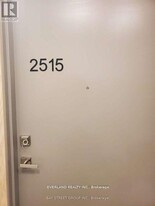 188 Fairview Mall Dr in Toronto, ON - Building Photo