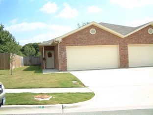 933-935 Sylvia St in Weatherford, TX - Building Photo