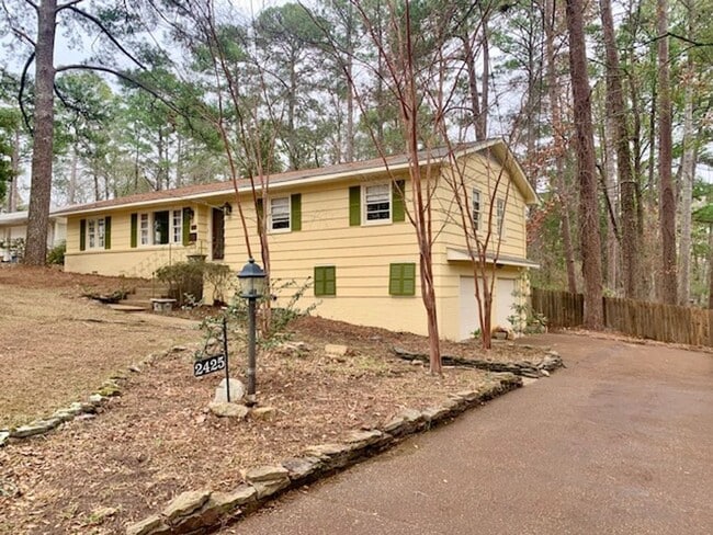 property at 2425 N Cheryl Dr
