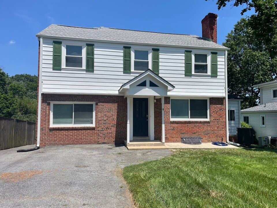 8909 Georgia Ave in Silver Spring, MD - Building Photo