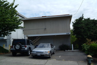 1300 6th Ave N in Seattle, WA - Building Photo - Building Photo