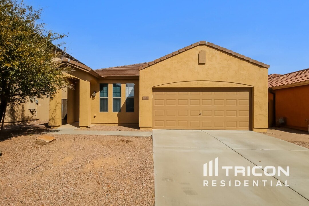 4500 W Federal Way in San Tan Valley, AZ - Building Photo
