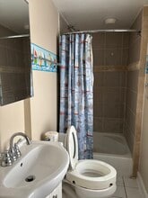 556 Hartmann Ln in Wilmette, IL - Building Photo - Building Photo