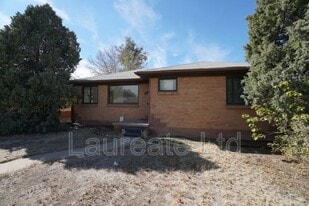 2397 Jamaica St in Aurora, CO - Building Photo