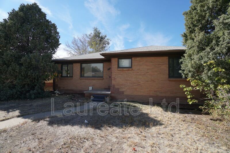 2397 Jamaica St in Aurora, CO - Building Photo