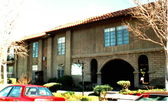 6210 Whitsett in North Hollywood, CA - Foto de edificio - Building Photo