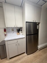 9 Green St, Unit UnitA in Huntington, NY - Building Photo - Building Photo