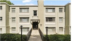 2850 Hartford St SE, Unit 203 in Washington, DC - Building Photo