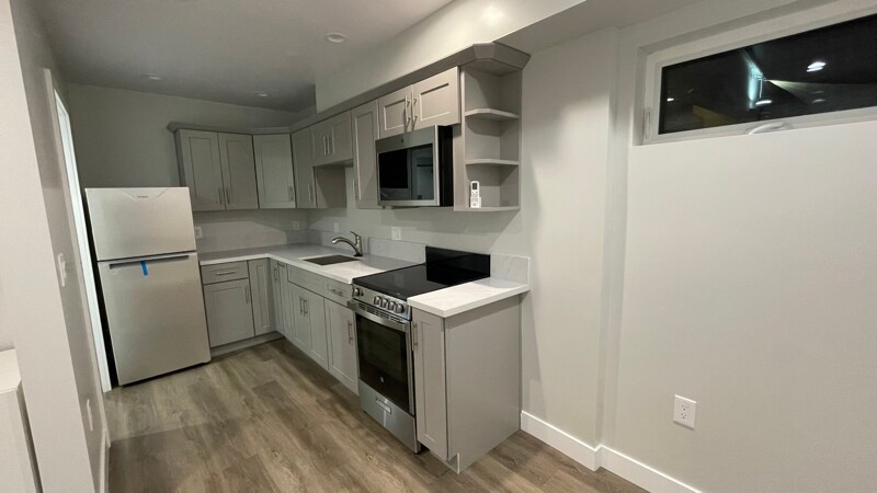 24414 1/2 Senator Ave in Los Angeles, CA - Building Photo