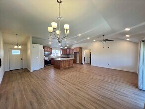 662 White Oak St in Gentry, AR - Building Photo - Building Photo