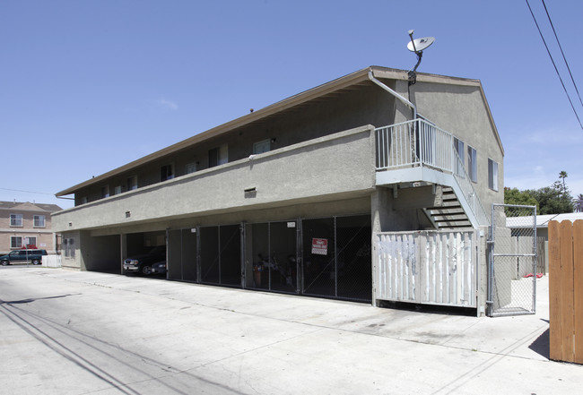 210 S Walnut St in Anaheim, CA - Building Photo - Building Photo