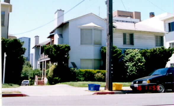 271 Lenox Ave in Oakland, CA - Building Photo