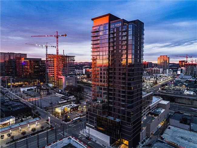 1200 Broadway in Nashville, TN - Foto de edificio - Building Photo