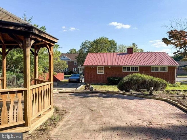 533 E Park St in Elizabethtown, PA - Building Photo - Building Photo