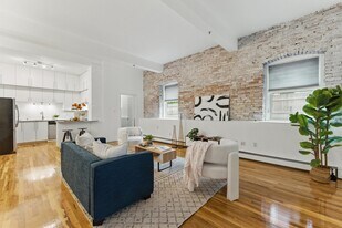 70 Harvey St in Cambridge, MA - Building Photo