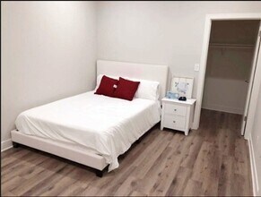 2013 Raymond Ave, Unit 2013 Raymond Ave-3B3B in Los Angeles, CA - Building Photo - Building Photo