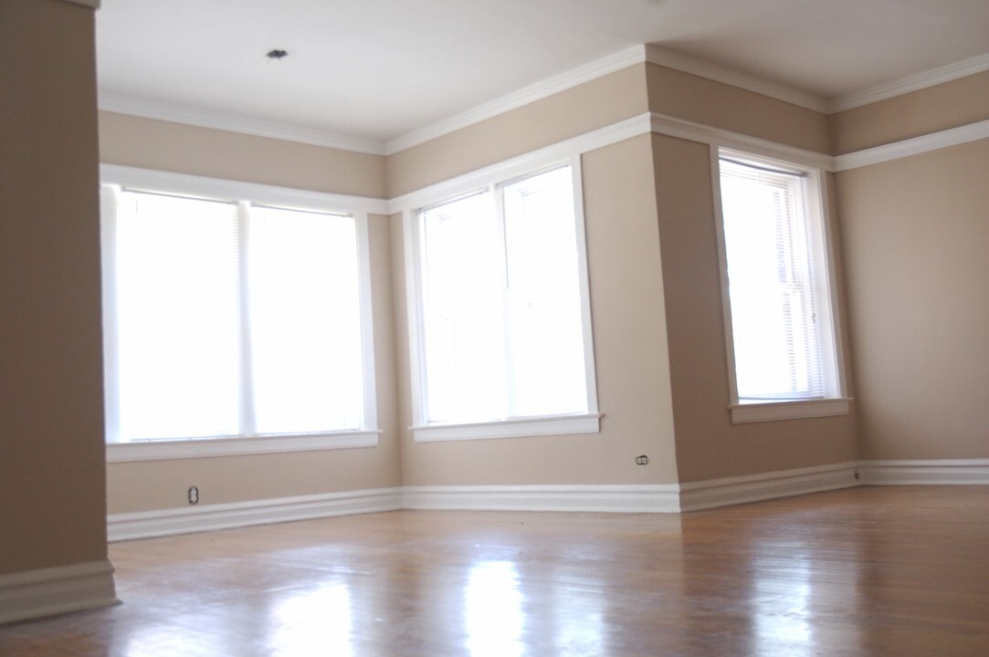 6636 S Woodlawn Ave in Chicago, IL - Building Photo