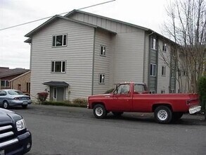 141 S River St in Montesano, WA - Building Photo - Building Photo