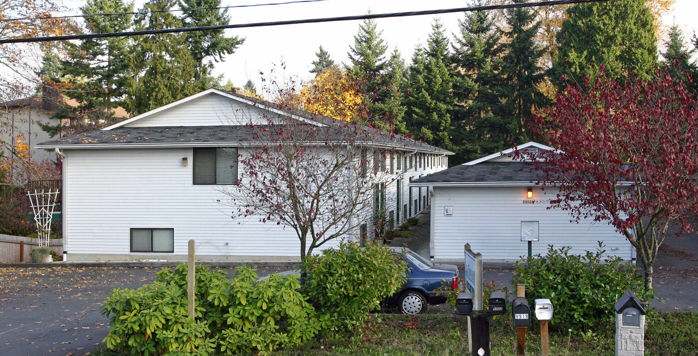 Lighthouse Townhomes in Kent, WA - Building Photo