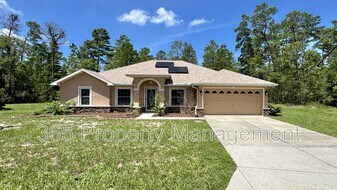 10 Bellis Ct in Homosassa, FL - Building Photo