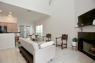 2221 Stanford St in Houston, TX - Building Photo - Building Photo