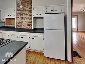 215 Wilson Ave in Lancaster, OH - Foto de edificio - Building Photo