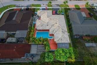 326 E 34th St in Hialeah, FL - Building Photo - Building Photo