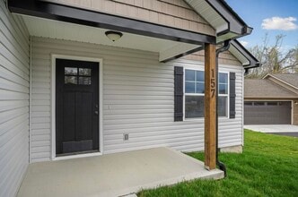 157 Sky View Meadow Dr in Crossville, TN - Foto de edificio - Building Photo