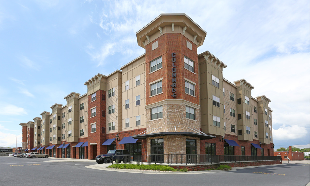 Colonnade Apartments I in Harrisonburg, VA - Foto de edificio