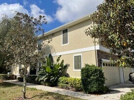 5518 Kinglethill Dr in Fish Hawk, FL - Building Photo