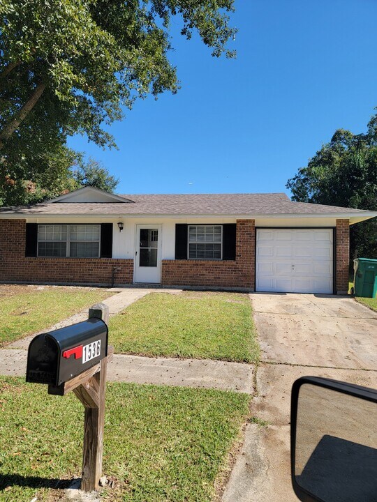 1536 Natchez Ln in La Place, LA - Building Photo