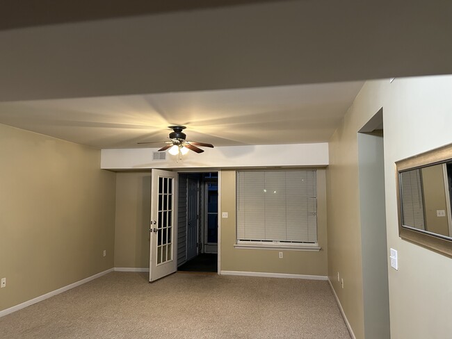 2269 S Main St, Unit 2269 S.Main St. in Ann Arbor, MI - Foto de edificio - Building Photo