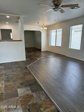 22214 N 32nd Ave in Phoenix, AZ - Foto de edificio - Building Photo