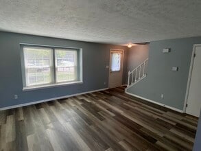 83 Marco Ln in Dayton, OH - Foto de edificio - Building Photo