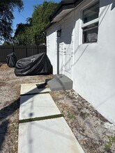2170 NW 84th St in Miami, FL - Building Photo - Building Photo