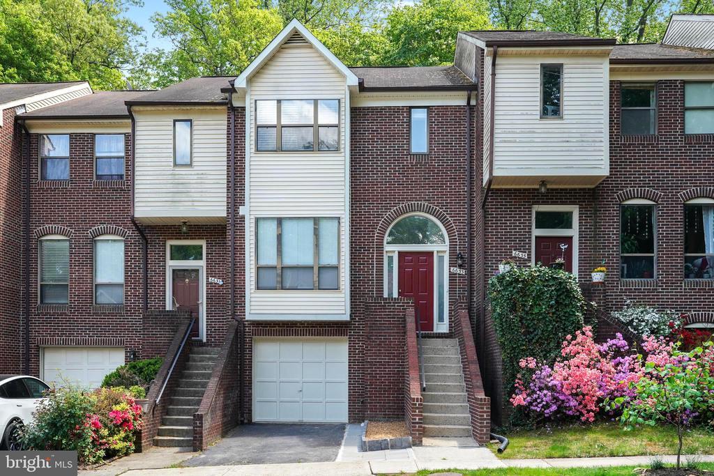 6633 Westbury Oaks Ct in Springfield, VA - Building Photo