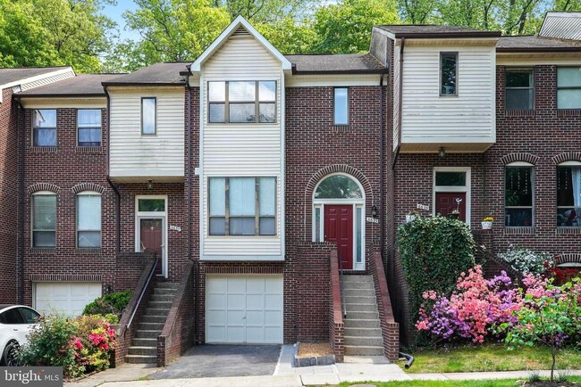 property at 6633 Westbury Oaks Ct