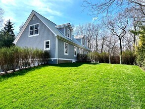 464 Three Mile Harbor Hog Creek Rd in East Hampton, NY - Building Photo - Building Photo