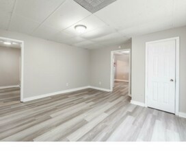 541 S Royal St, Unit Units A or B in Jackson, TN - Building Photo - Building Photo