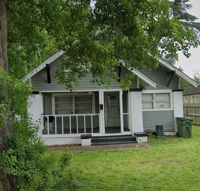 property at 2808 Thrasher St