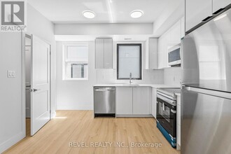 7277-7277 Wilson Crescent in Niagara Falls, ON - Building Photo - Building Photo