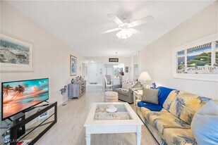 13046 Amberley Ct in Bonita Springs, FL - Building Photo