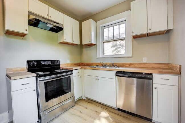 2014 N E St in Fort Smith, AR - Building Photo - Building Photo